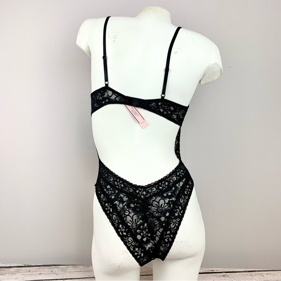 NWT Large Victoria’s Secret Crotchless Lace Teddy Lingerie Black Goth Indie Punk - Picture 4 of 9
